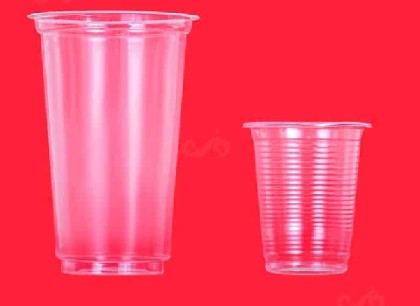 تصویر 1 از لیوان یک بار مصرف پلاستیکی دسته دار با طراحی دقیق